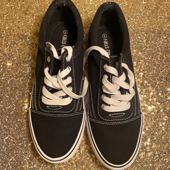 New without the box Black tennis shoes - Picture 1 of 2